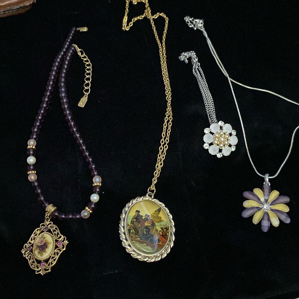Lot of 4 Necklaces